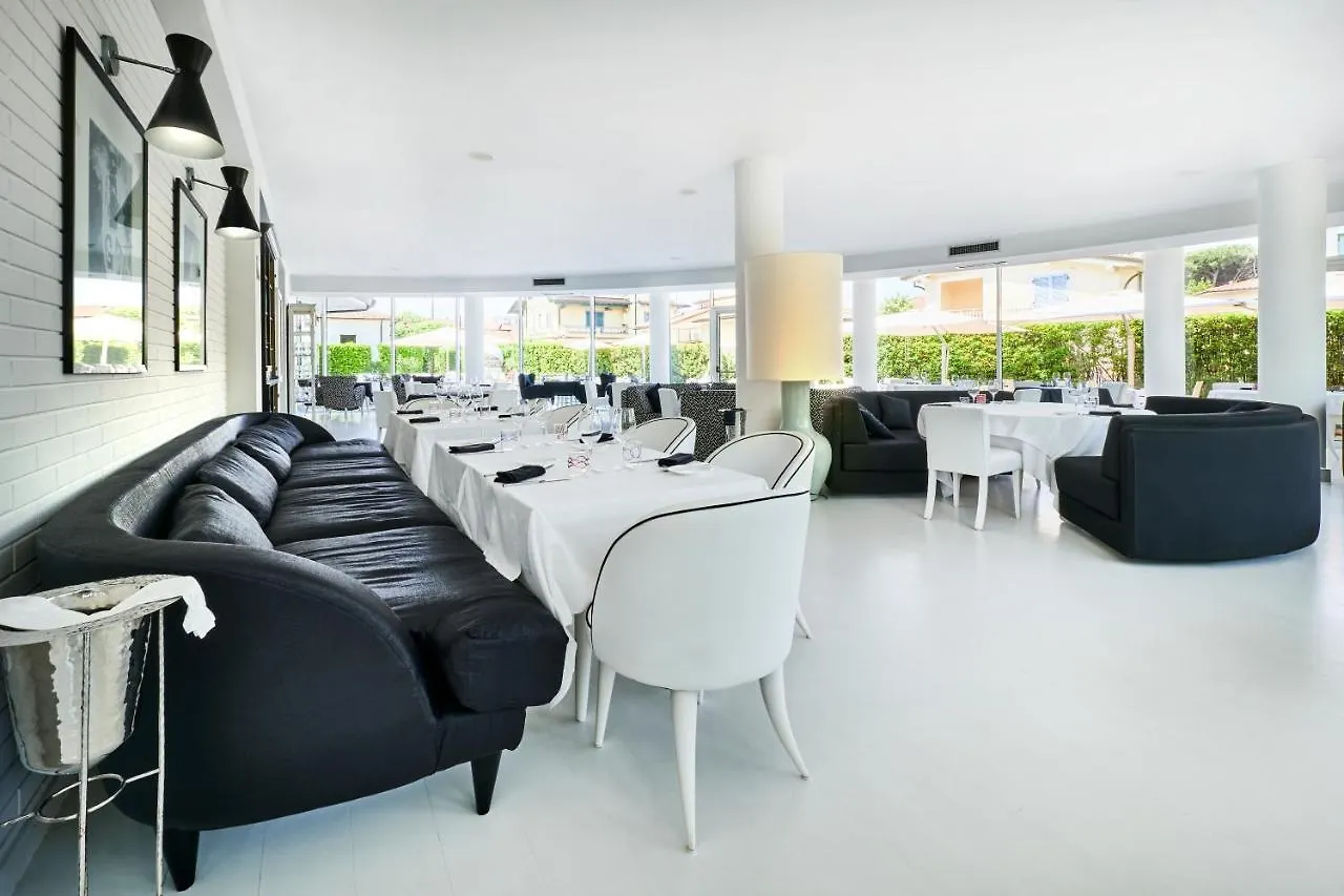 **** Szálloda Mondial Resort & Spa Marina di Pietrasanta Olaszország