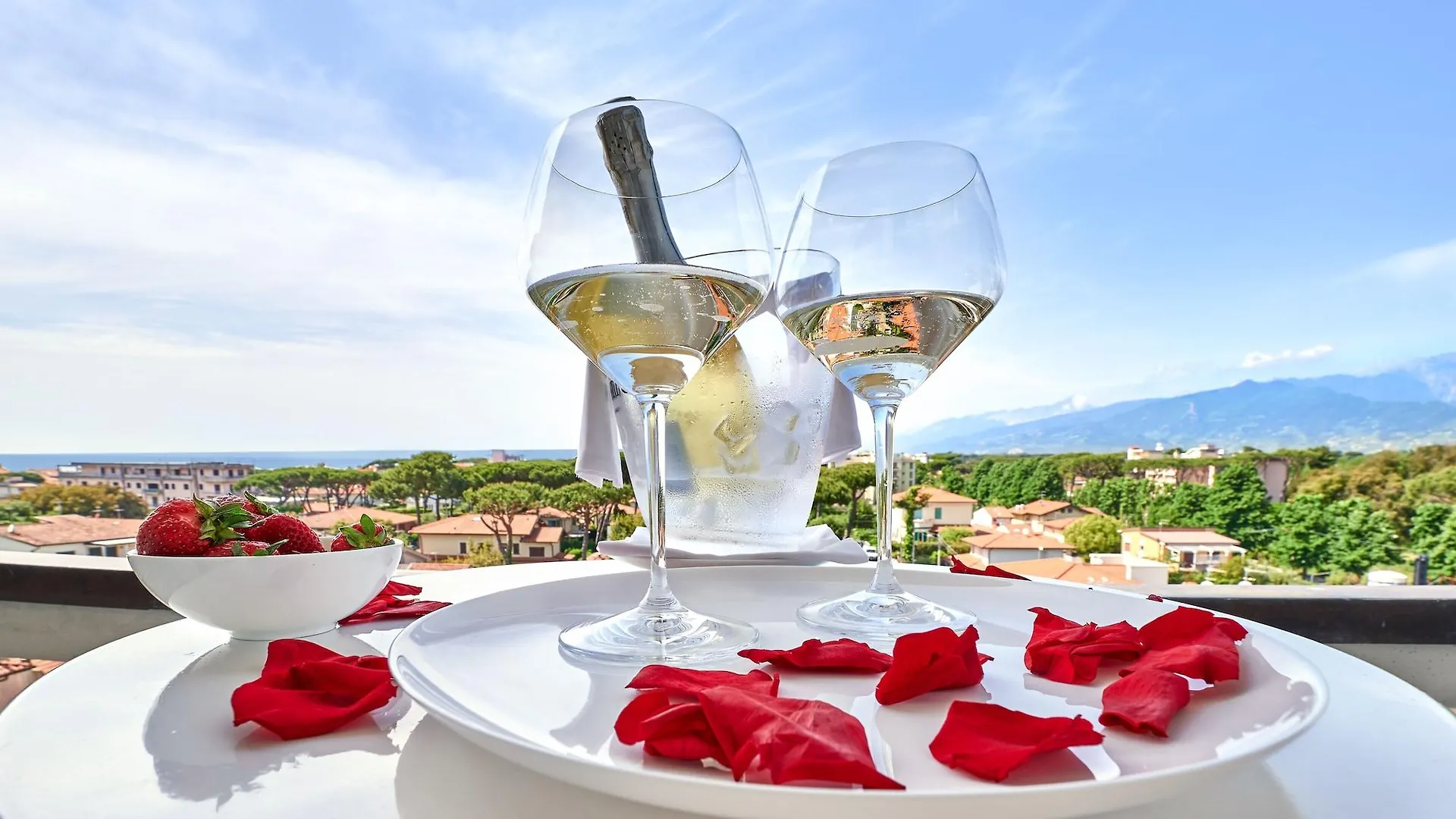 Mondial Resort & Spa Marina di Pietrasanta 4*,  Italy